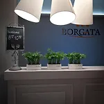 לינה וארוחת בוקר Borgata 4*